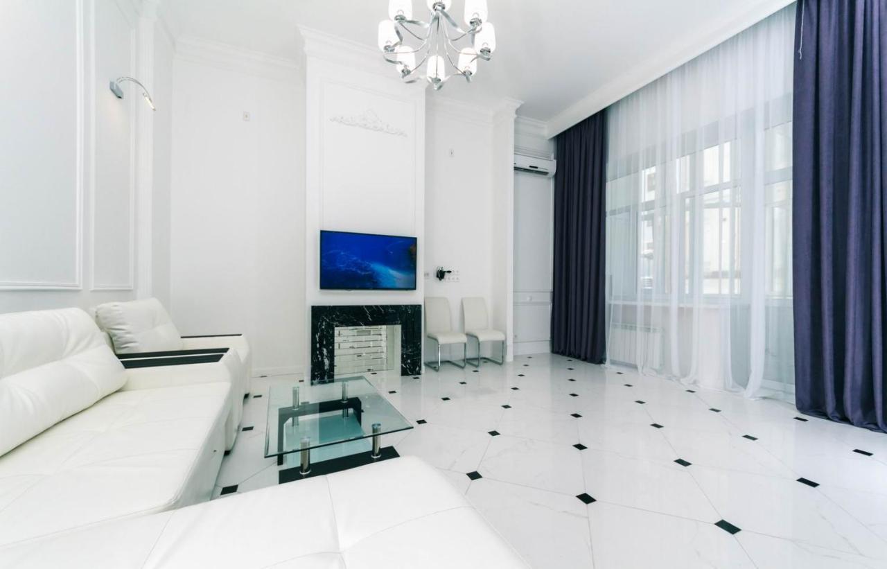 Vip Apartment Near Kreschatyk, 31А Pushkinska Street Κίεβο Εξωτερικό φωτογραφία