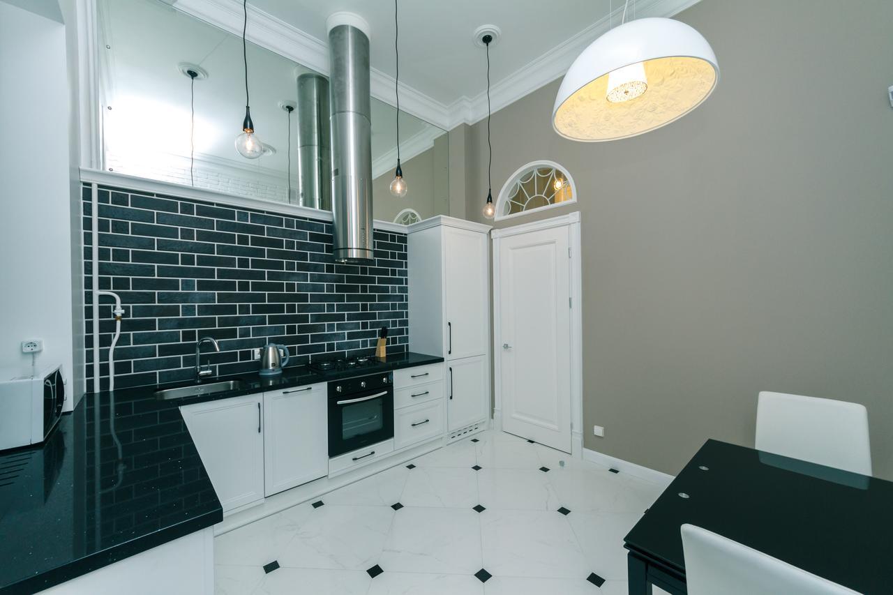Vip Apartment Near Kreschatyk, 31А Pushkinska Street Κίεβο Εξωτερικό φωτογραφία