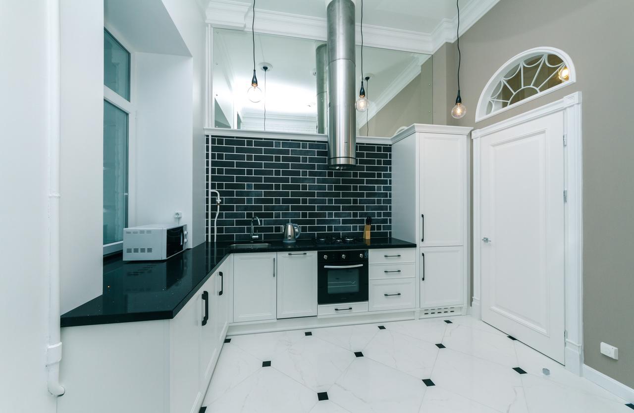 Vip Apartment Near Kreschatyk, 31А Pushkinska Street Κίεβο Εξωτερικό φωτογραφία