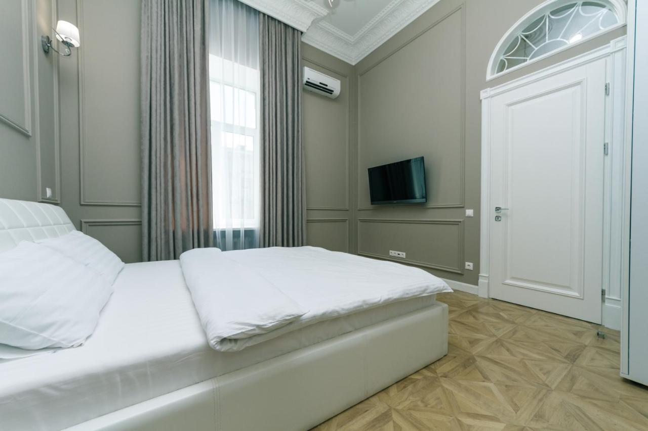 Vip Apartment Near Kreschatyk, 31А Pushkinska Street Κίεβο Εξωτερικό φωτογραφία