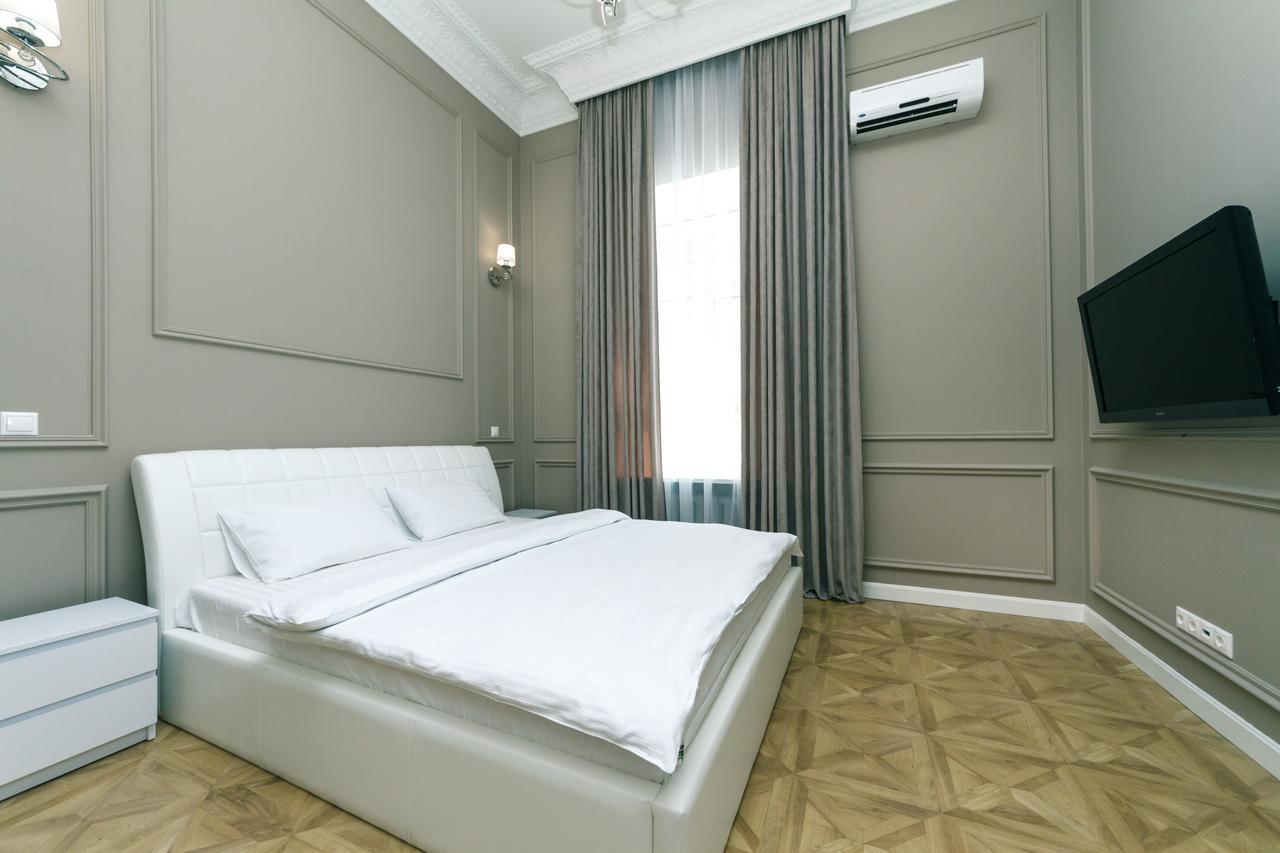 Vip Apartment Near Kreschatyk, 31А Pushkinska Street Κίεβο Εξωτερικό φωτογραφία