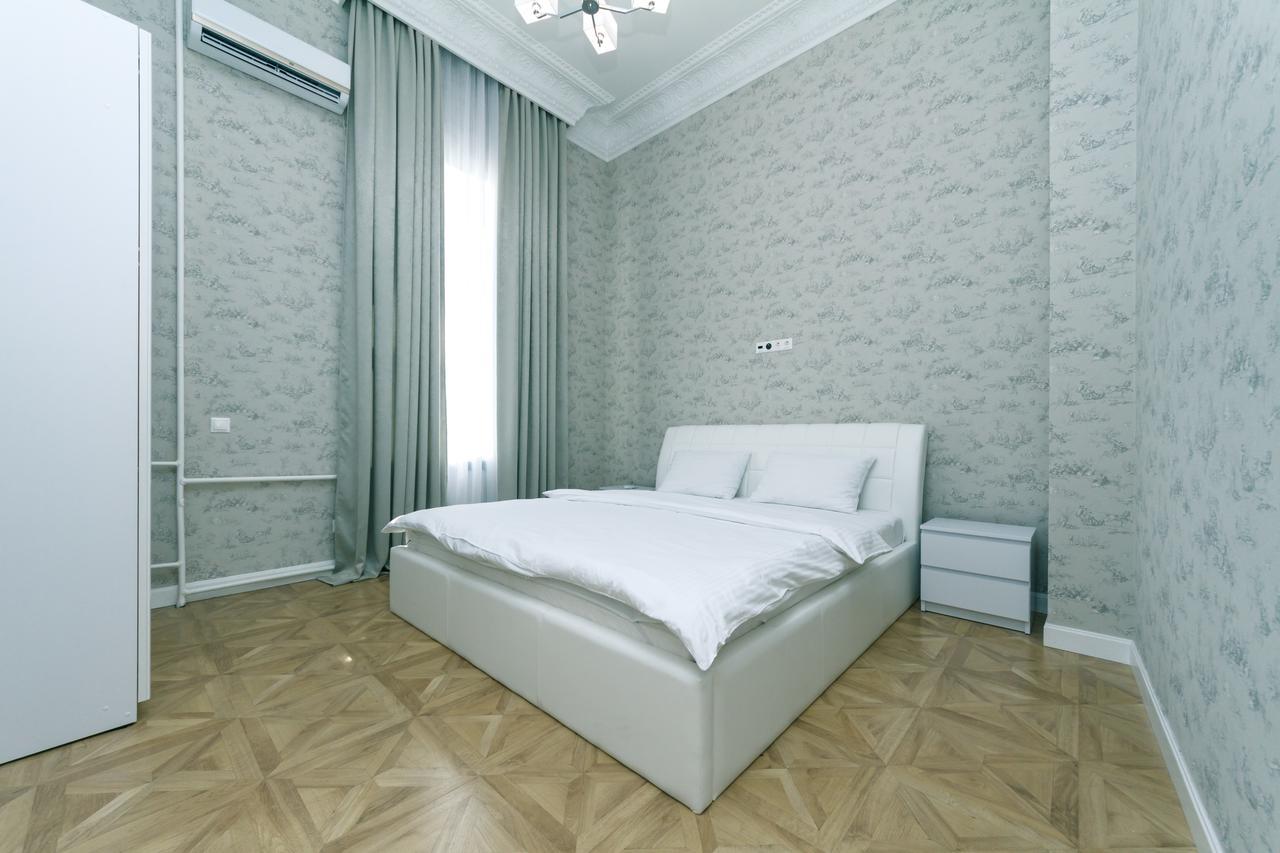 Vip Apartment Near Kreschatyk, 31А Pushkinska Street Κίεβο Εξωτερικό φωτογραφία