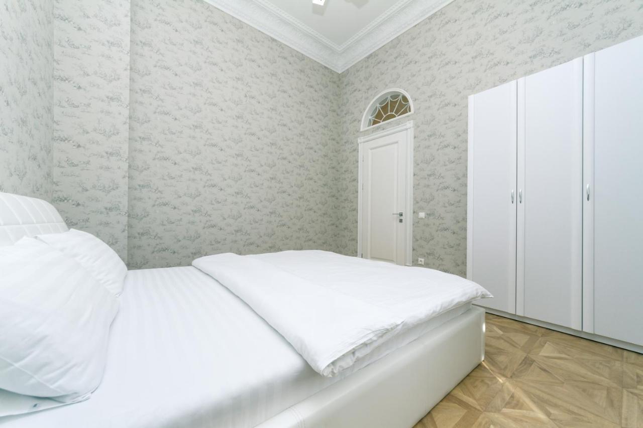 Vip Apartment Near Kreschatyk, 31А Pushkinska Street Κίεβο Εξωτερικό φωτογραφία