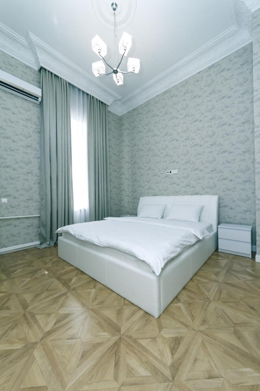 Vip Apartment Near Kreschatyk, 31А Pushkinska Street Κίεβο Εξωτερικό φωτογραφία
