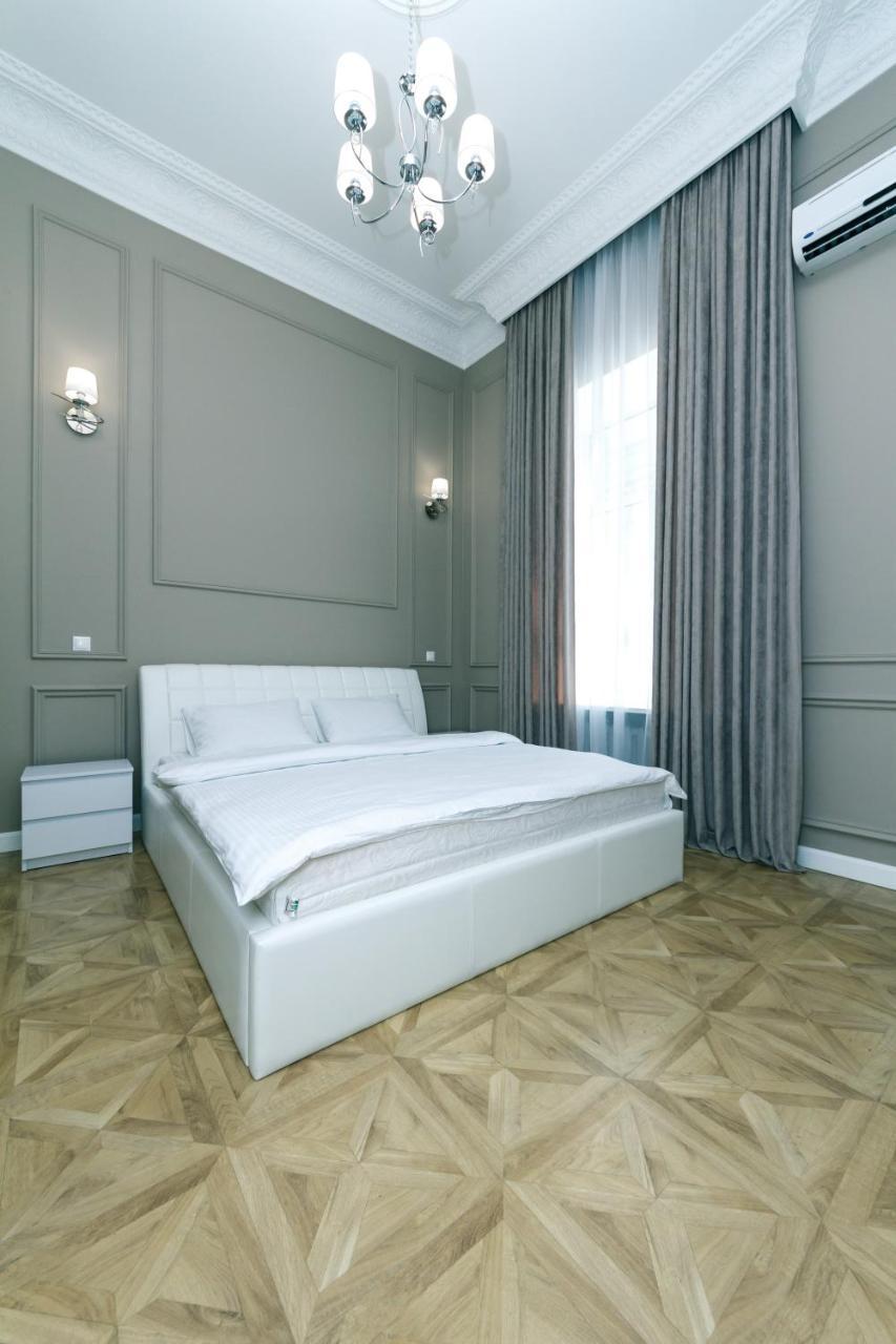 Vip Apartment Near Kreschatyk, 31А Pushkinska Street Κίεβο Εξωτερικό φωτογραφία