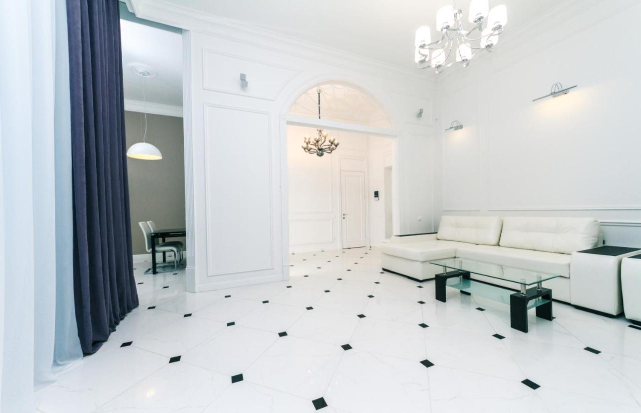 Vip Apartment Near Kreschatyk, 31А Pushkinska Street Κίεβο Εξωτερικό φωτογραφία