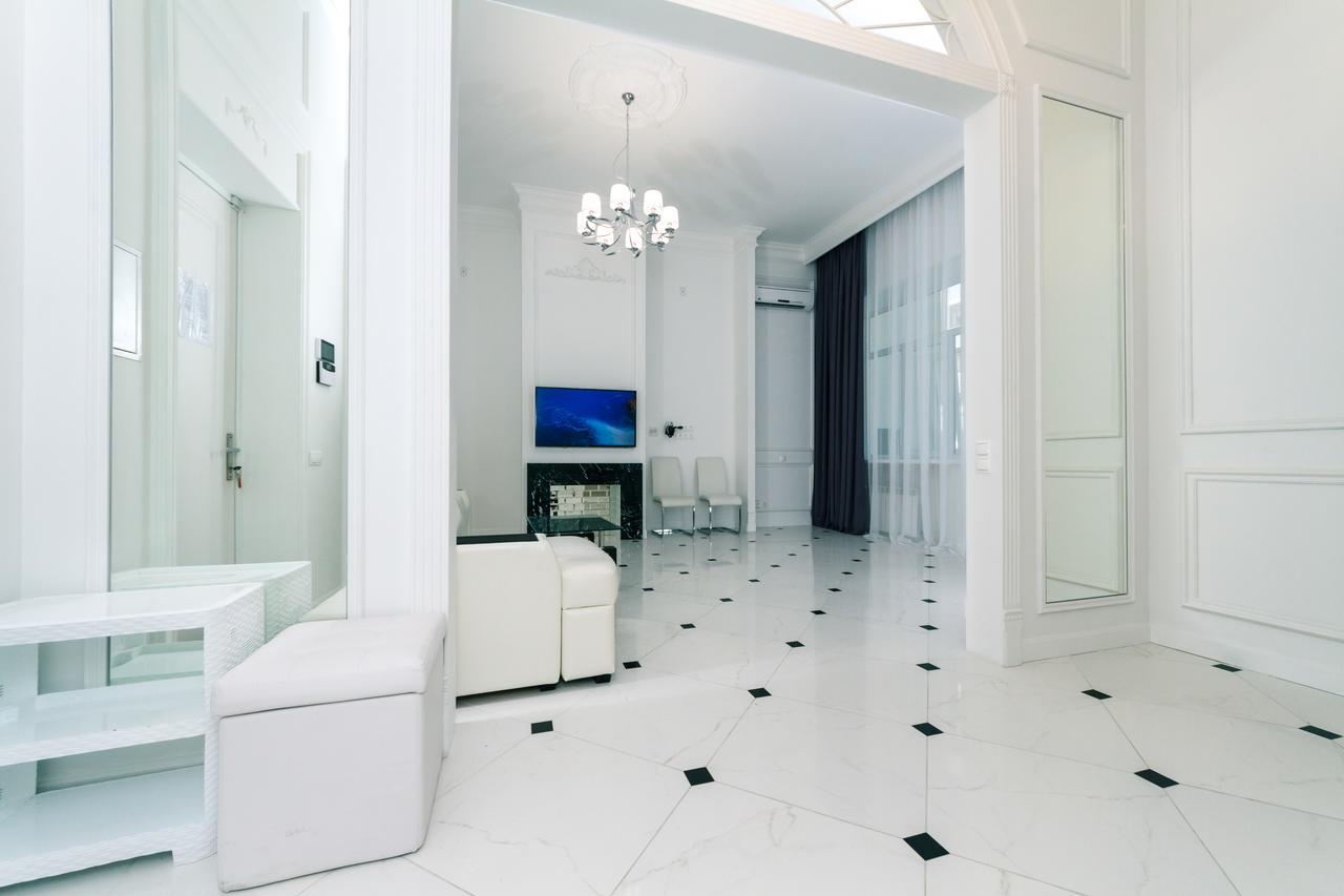 Vip Apartment Near Kreschatyk, 31А Pushkinska Street Κίεβο Εξωτερικό φωτογραφία