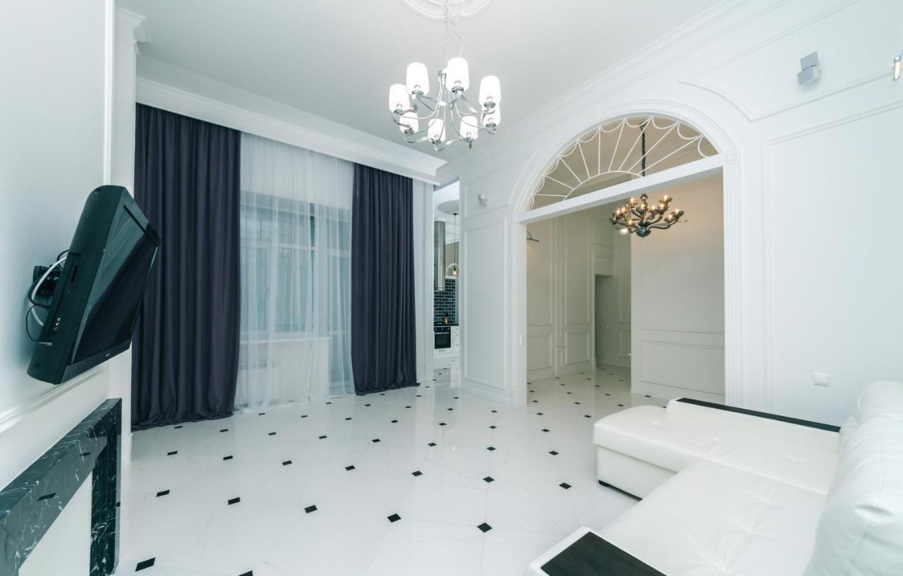 Vip Apartment Near Kreschatyk, 31А Pushkinska Street Κίεβο Εξωτερικό φωτογραφία